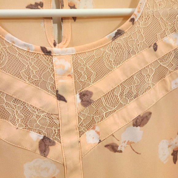 Floral Blouse - Picture 4 of 5